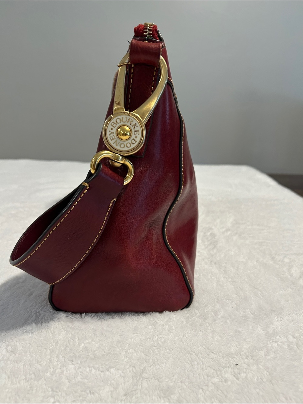 Dooney & Bourke Florentine Cassidy Wine Red Leather Large Hobo Shoulder Bag. - Picture 3 of 10